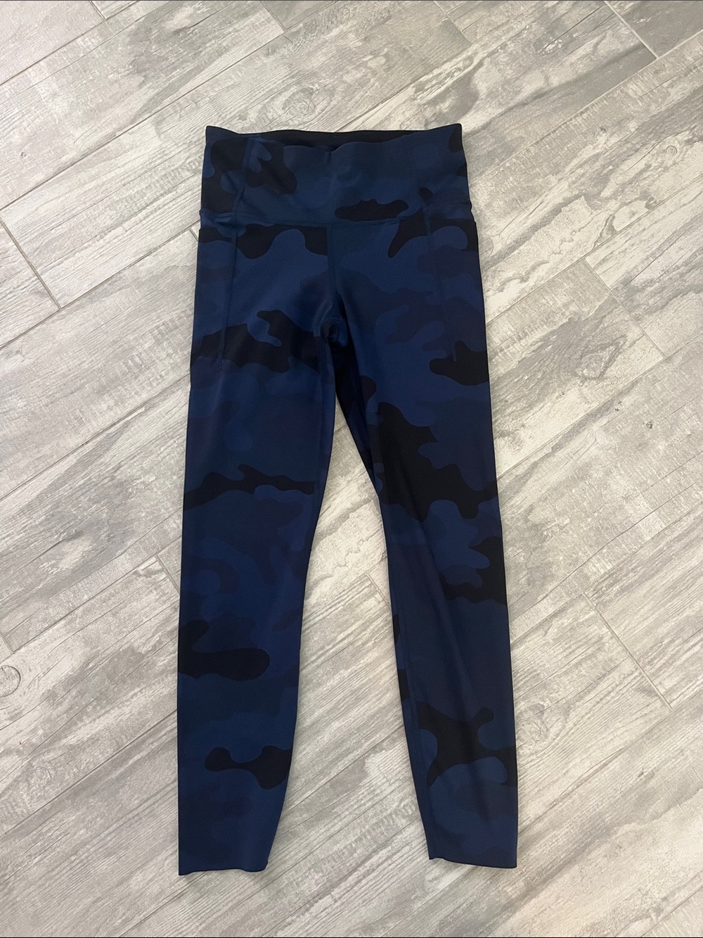 Gap Fit Dark Navy Camo High-Waist Leggings with Pockets
